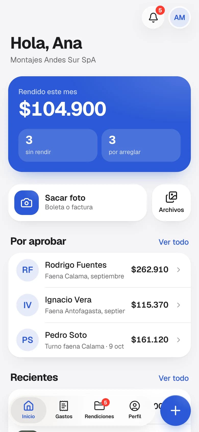 Inicio de Simpligastos en el celular: lo rendido este mes, el botón para sacar foto y lo que espera aprobación.